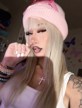 TheBratWayy Onlyfans pictures