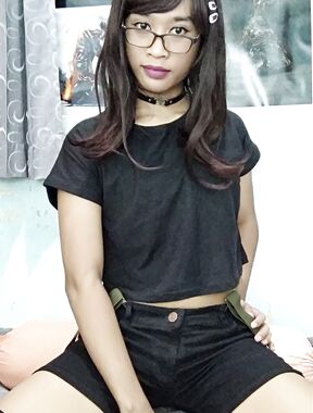 Aine Leona Onlyfans pictures