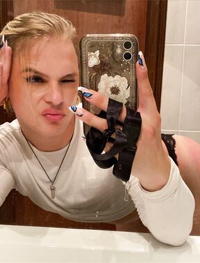 Leonacd Onlyfans pictures