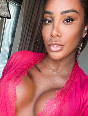 TS Vivi Carvalho Onlyfans pictures