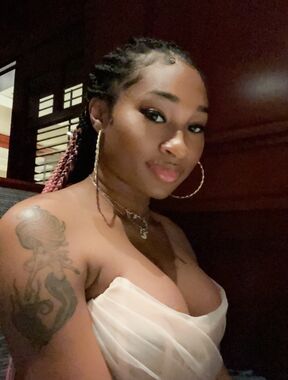 Tiffiny Azul Onlyfans pictures