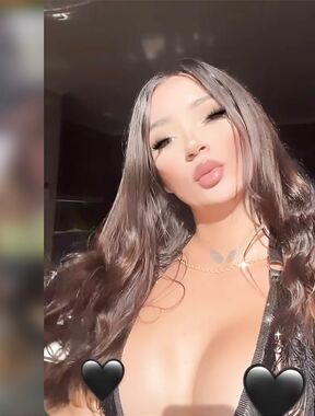 Veronica Zuluaga Onlyfans pictures