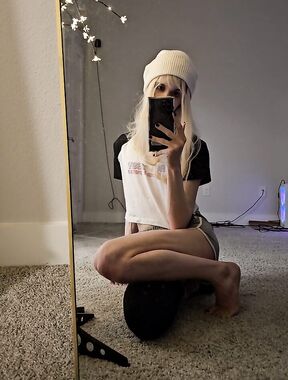 Avery Ellis Onlyfans pictures 2