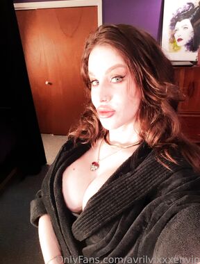 Avril Vixxxen Onlyfans pictures