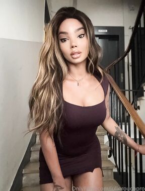 Julie Rouch Pro  Onlyfans pictures