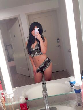 Molly Chadwick  Onlyfans pictures