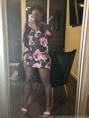 BlondieGotPerks Onlyfans pictures 4