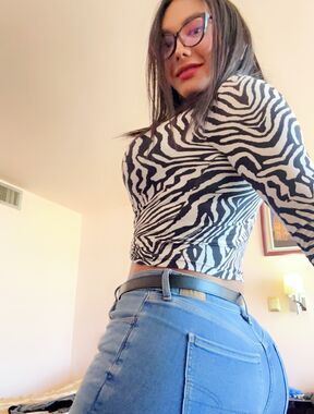 Yuliana Onlyfans pictures