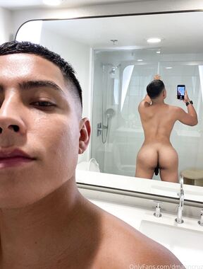 Dmann Cruz Onlyfans pictures 2